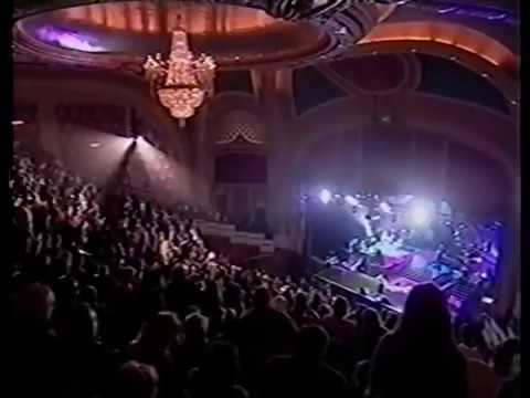 Martina McBride - A Broken Wing - Live (2001)