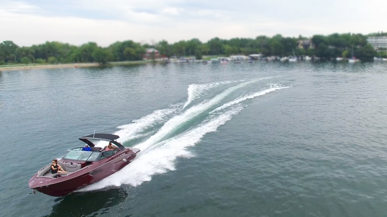 A photo of this 2019 Cruisers Yachts 338 SOUTH BEACH