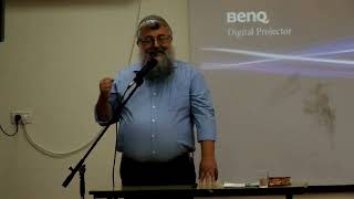 אזכרת 12 חודש לטבח בשמחת תורה (ישיבת אור עציון) - התמונה מוצגת ישירות מתוך אתר האינטרנט יוטיוב. זכויות היוצרים בתמונה שייכות ליוצרה. קישור קרדיט למקור התוכן נמצא בתוך דף הסרטון