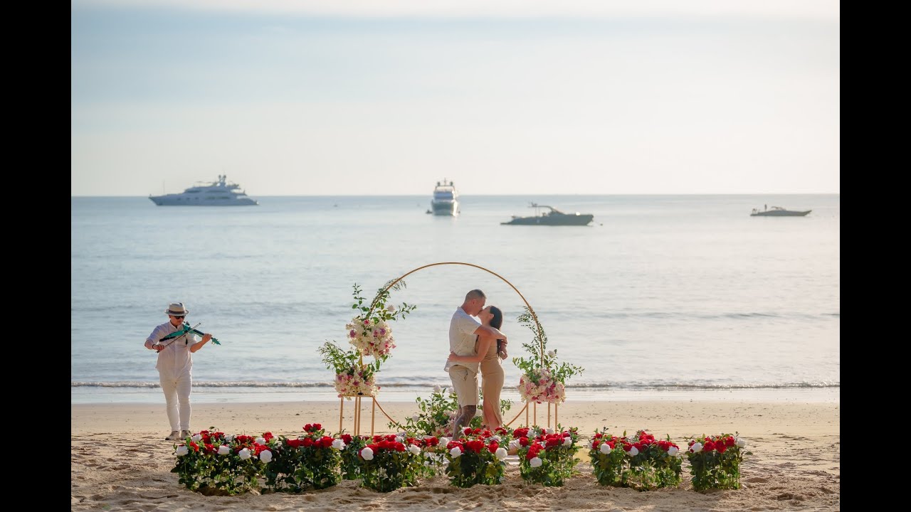 Cadangan Perkahwinan Kejutan Violin Terbaik terus di pantai di Phuket, Thailand