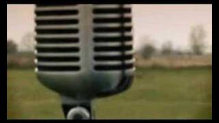 Nino ft. Singa - Niemand Nodig (Videoclip + Songtekst)