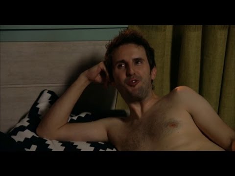 Con el culo al aire T3 C10 - El llavero nudista de Rubén