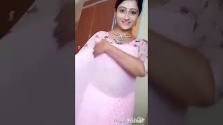 hot aunty saree changing and showing her hot navel