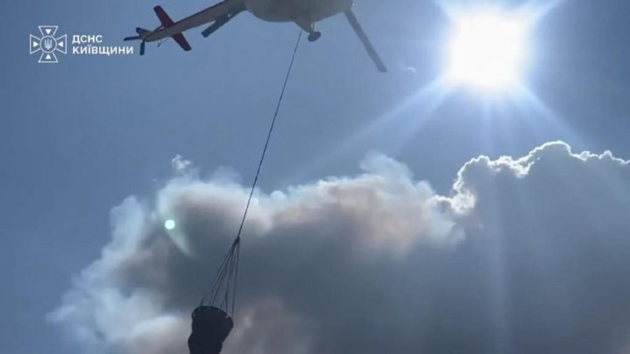 Raid dell'esercito russo nella regione di Kiev, soccorsi del Servizio per emergenze dell'Ucraina