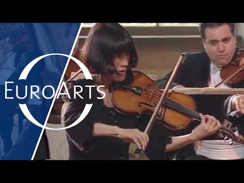 Eriko Sato: Bartók - Divertimento for String Orchestra (Guillermo Figueroa, Orpheus Orchestra)