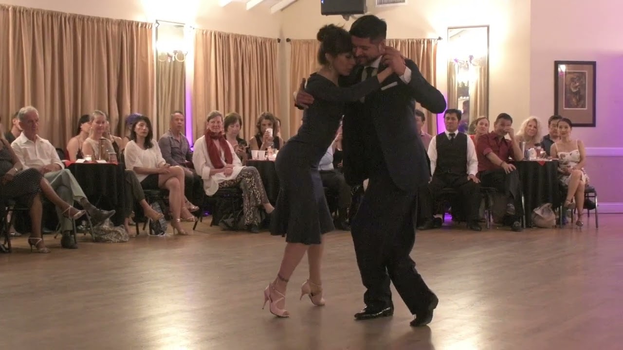 Cristian Correa and Julieta Pinheiro Barrionuevo at Milonga Corazón 3/3
