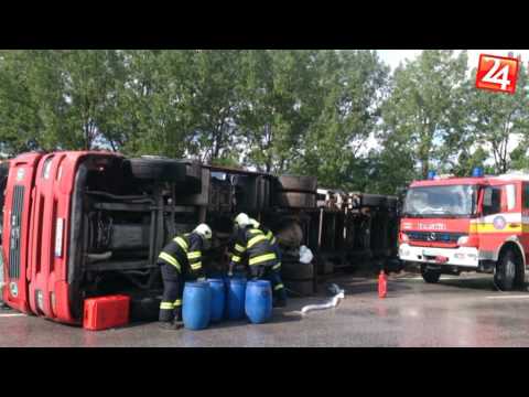 Havária kamióna neďaleko Rožňavy