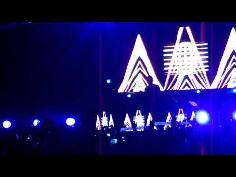 Istmo night Tiesto Kaleidoscope Tour 9/3/11.MP4