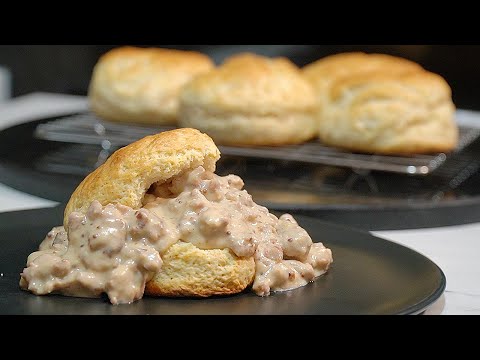 Easy Buttermilk Biscuits and Gravy Recipe for a Hearty Breakfast