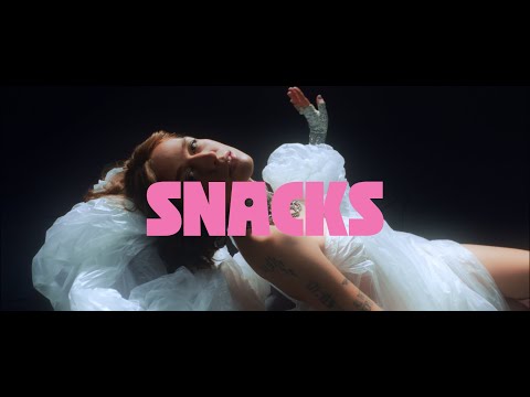 Antje Schomaker - SNACKS (Offizielles Musikvideo)