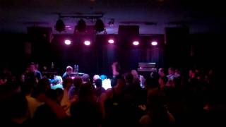 Comeback Kid - &quot;Give&#39;r&quot; and &quot;The Trouble I Love&quot; Live