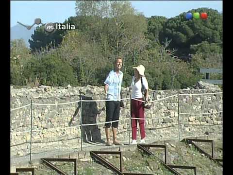 Marley y Georgina en el anfiteatro romano - Por el mundo