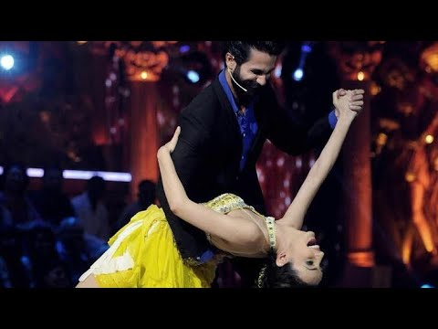 Sanaya Irani and Shahid Kapoor dance in Jhalak Dikhala Jaa 8