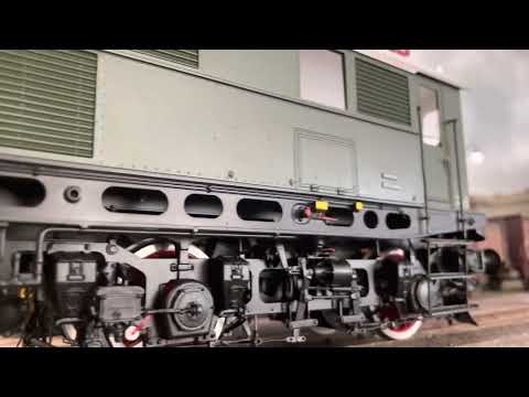 Spur1 Unterwegs Oktober 2022: BR E44 506 vor der Kamera