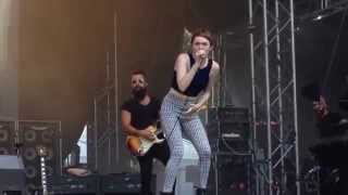 Chloe Howl &amp; Rick Ahir rocking on Disappointed @ Summer Well 2014