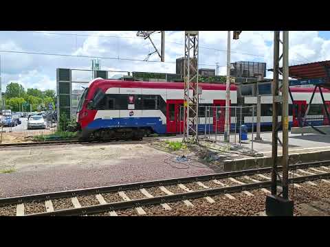 EN97-001 jako pociąg WKD Podkowa Leśna Główna- Warszawa Śródmieście WKD. Warszawa 17.06.2022