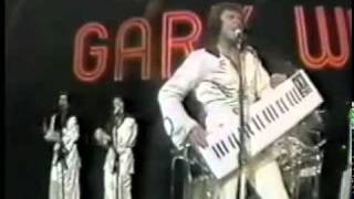 YouTube - &#39;Love Is Alive&#39; (Midnight Special, 1976) - Gary Wright.flv