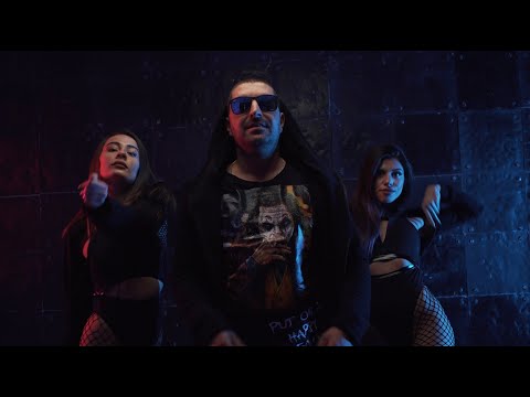 Alex Mills  - СКАЧАМ АЗ [Official Music Video] / Skacham az /