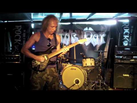 Guitar Day 7 - Alex Masi