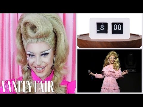 米茲-克拉克一天做的所有事情|名利場-名利場 (Everything Miz Cracker Does In a Day | Vanity Fair)