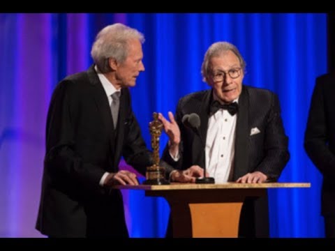 Clint Eastwood honors Lalo Schifrin at the 2018 Governors Awards