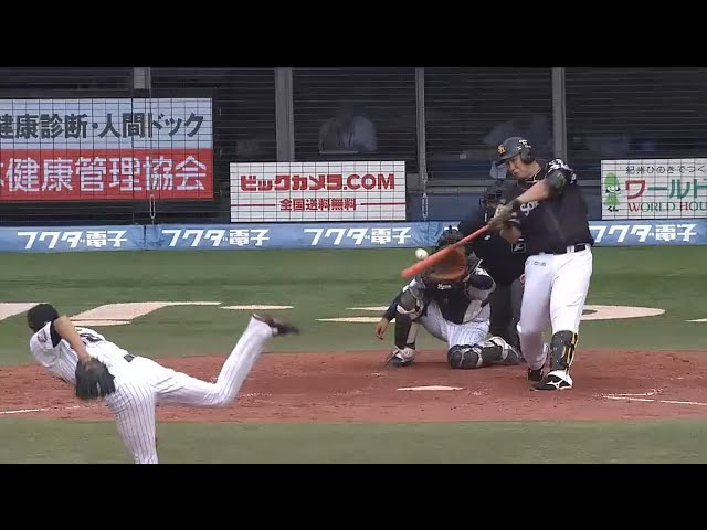 【4回表】ホークス・李大浩 14試合ぶりの一発で「鷹の30本トリオ誕生!!」 2015/9/26 M-H