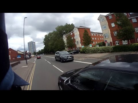 VK57FMU close pass into oncoming traffic