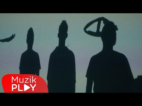 Yedinci Ev - Napıyorum Bilmiyorum (Official Video)