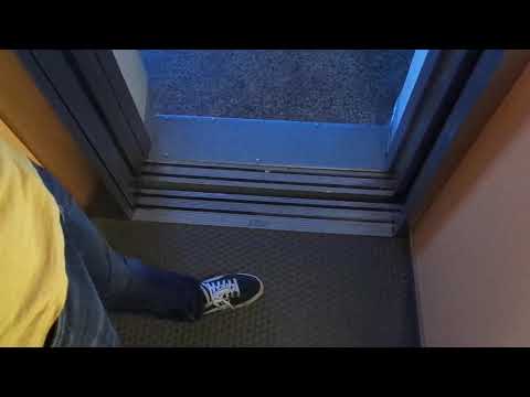 Very Nice 1999 OTIS 2000 VF Traction Elevator @ Pitkäsillankatu 1-3D, Kokkola, Finland