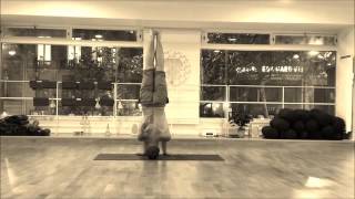 Yoga Village Paris Arnaud Combaluzier