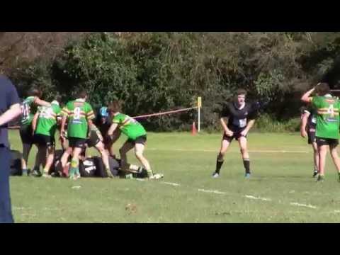 Avoca Colts v Ourimbah - Securing the ball