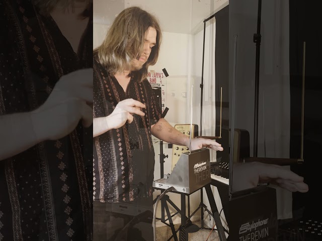 Vídeo relacionado con Theremin Music Evolution Theremin - Gestos Camiseta