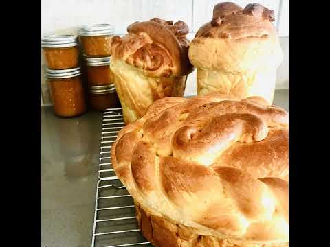 S2 E29 Pass the Paska: Ukrainian Easter Bread