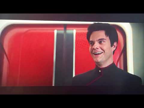 Star Trek, Strange New Worlds, Boimler on the Enterprise Bridge