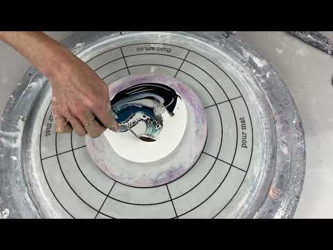 336. Sheleeart  Fluid Artist - Negative Space Swipe