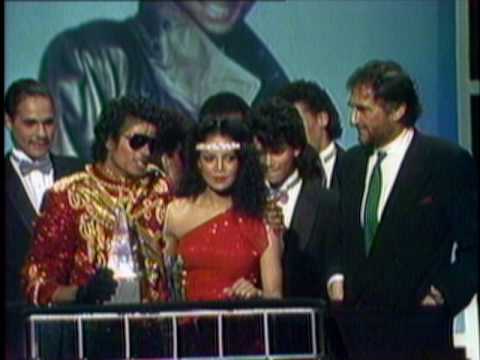 Michael Jackson Wins Favorite Soul/R&B Video For "Beat It" - AMA 1984