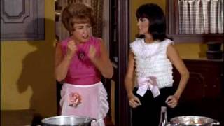 That Girl: Marlo Thomas and Ethel Merman
