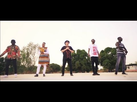 Salif Keita Feat Dr Keb, Gaspi, Ami Yerewolo et Robot Papito ~ ATTENTION CORONA VIRUS 2020