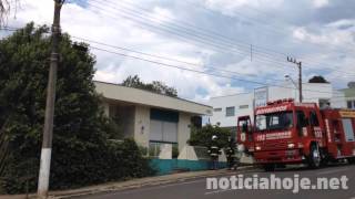 Curto circuito no Centro movimenta Bombeiros Voluntários