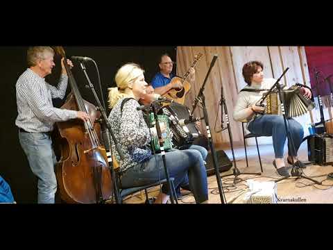 Tone & Christina i Ransäter Bälgspel vid landsvägskanten 2019