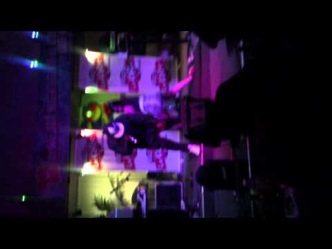 Yo primo Acho B abriendo para de la ghetto 20/20