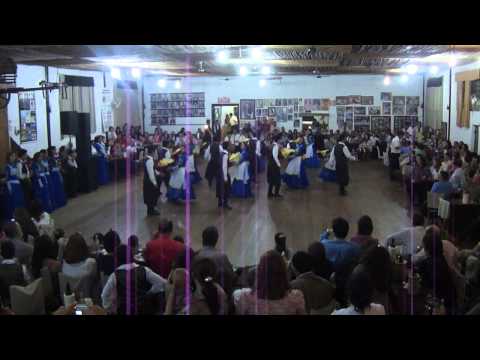 Apresentação da Invernada Juvenil do CTG Galpão de Estancia na Semana Farroupilha 2012 - Entrada.