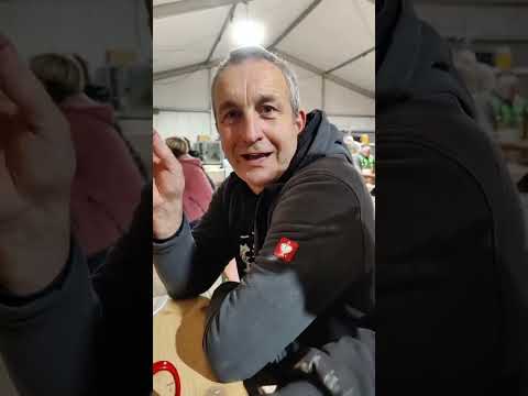 Ahrtal - Tag 110: Elektroseelsorger im Versorgungszelt erzählen von ihren Einsätzen