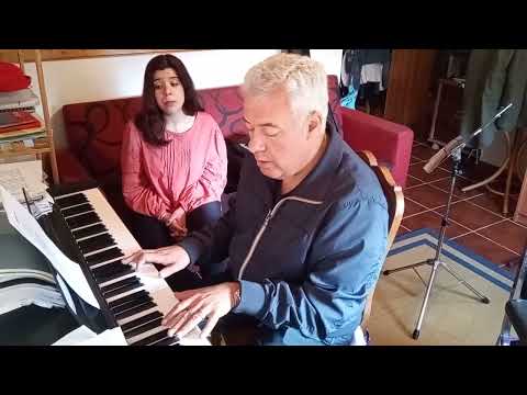 Lisboa, Menina e Moça.     Fado ao piano 🎹.  Carlos do Carmo