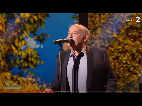 Michel Jonasz chante "La maison de retraite" aux Victoires de la musique 2021