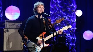Ed Sheeran Performs &#39;Thinking Out Loud&#39;