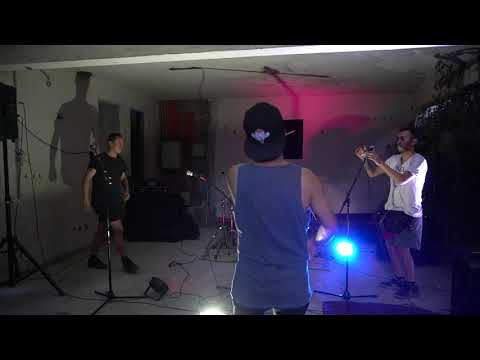 Mc Yask  en vivo , evento Revolt