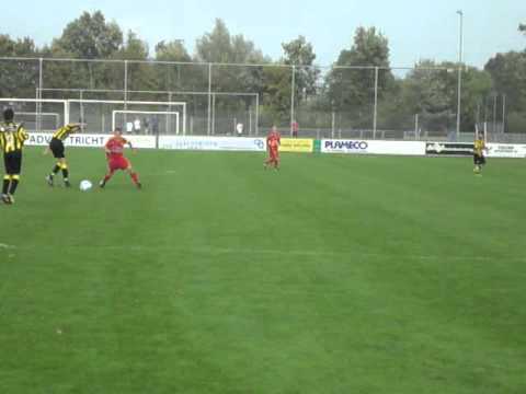 Nordsjaelland (DK) scoort tegen Theole (Tricht 17-10-2011)