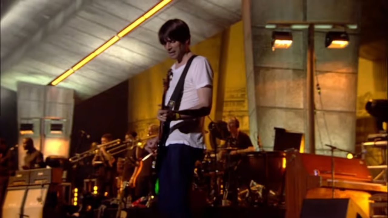 Blur - The Universal (Live at Hyde Park 2012) - YouTube