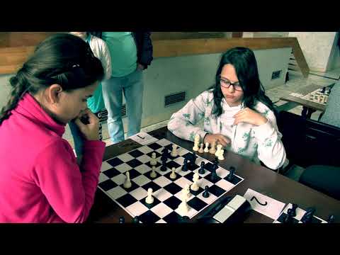 dievčatá ZŠ 2.1.   WFM Lucia Ševčíková  - Daniela Ďateľová 1:0